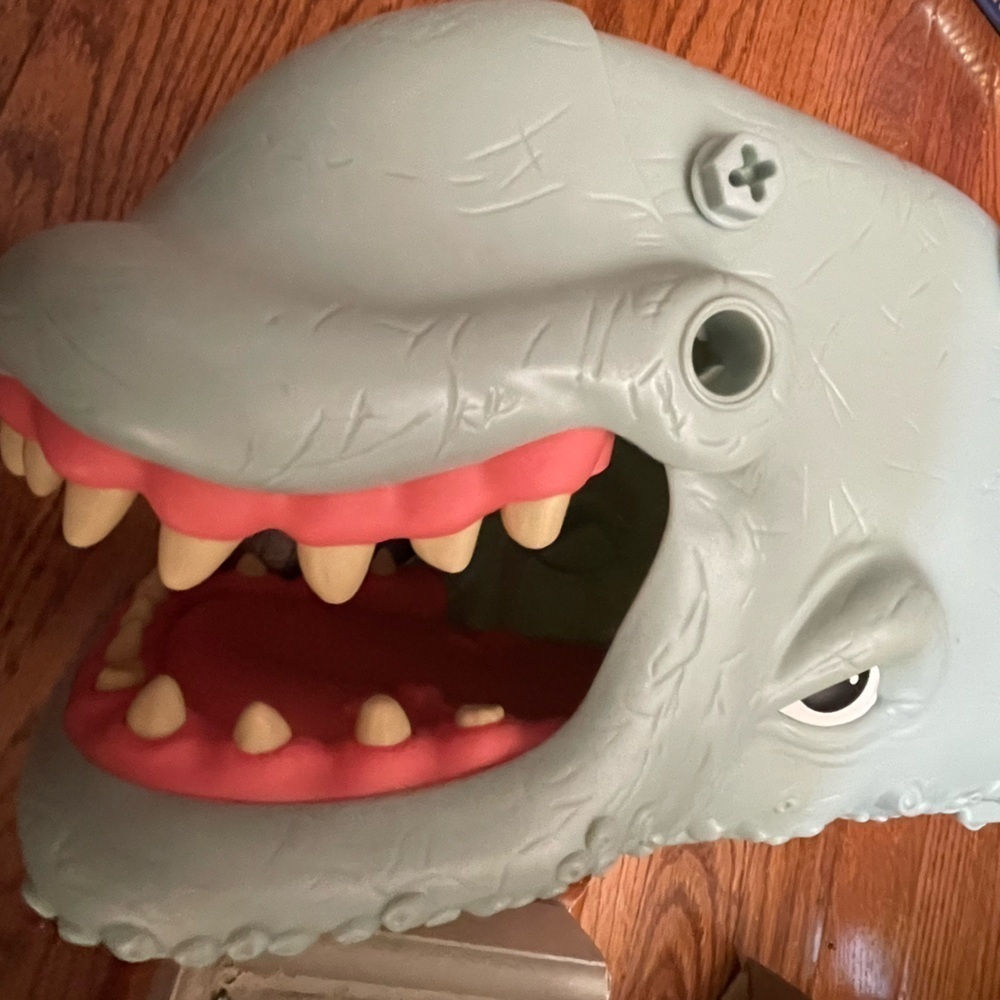 Little Tikes Kingdom Builders S. S. Wailin' Whaler Replacement Piece - Read